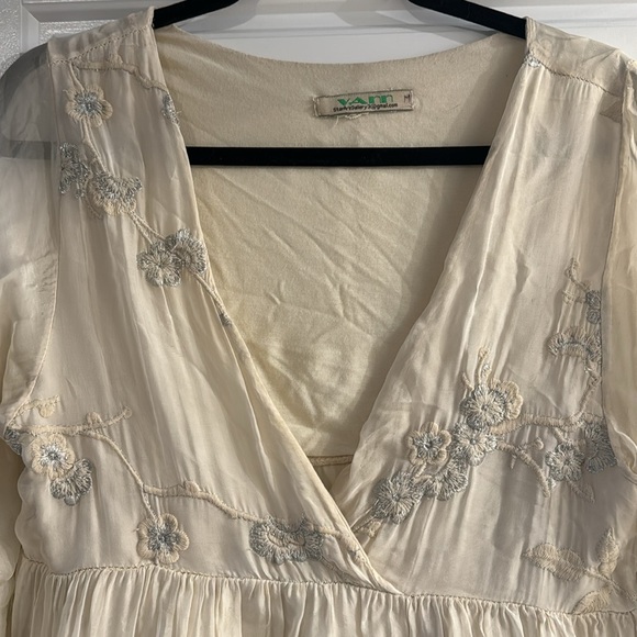 Vann Vintage White Dress - Picture 2 of 4